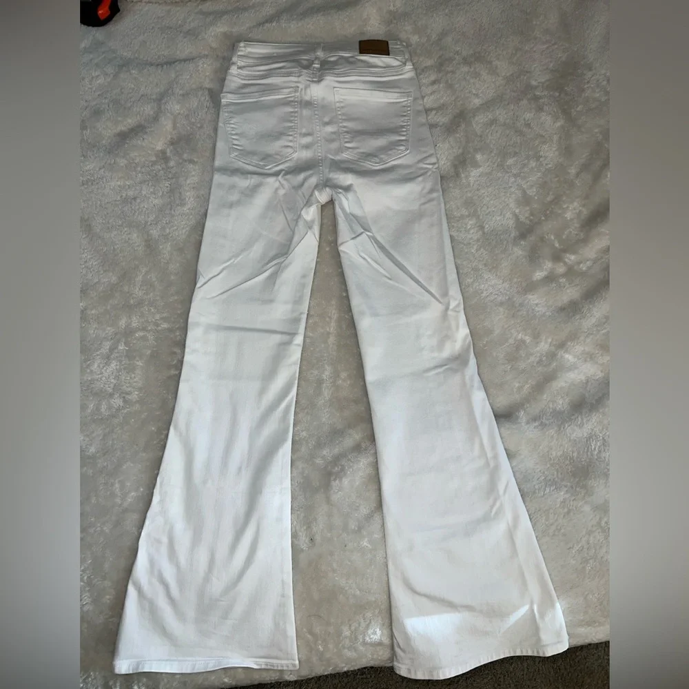 American Eagle Outfitters Crisp White Denim Boot Cut Jeans - Picture 2 of 8